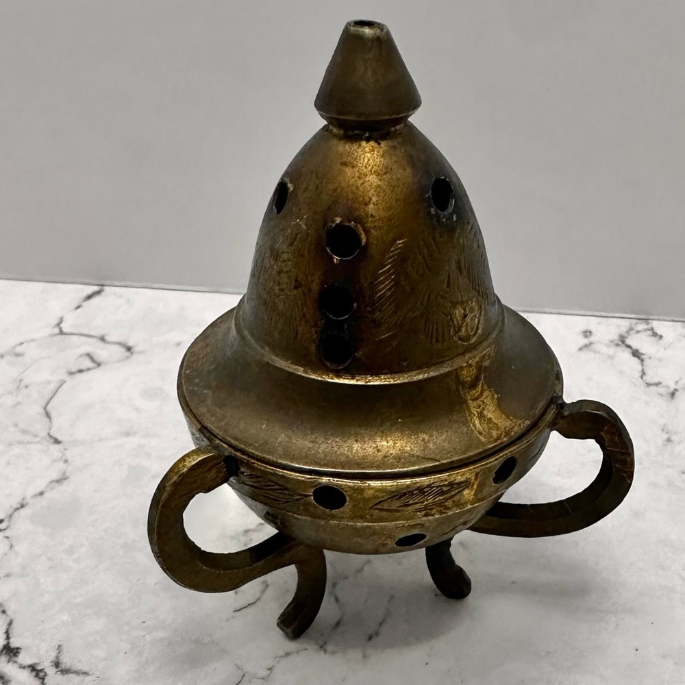 Vintage Sarna Brass India Incense Burner Leaf Feather Pattern *NEEDS CLEANING*